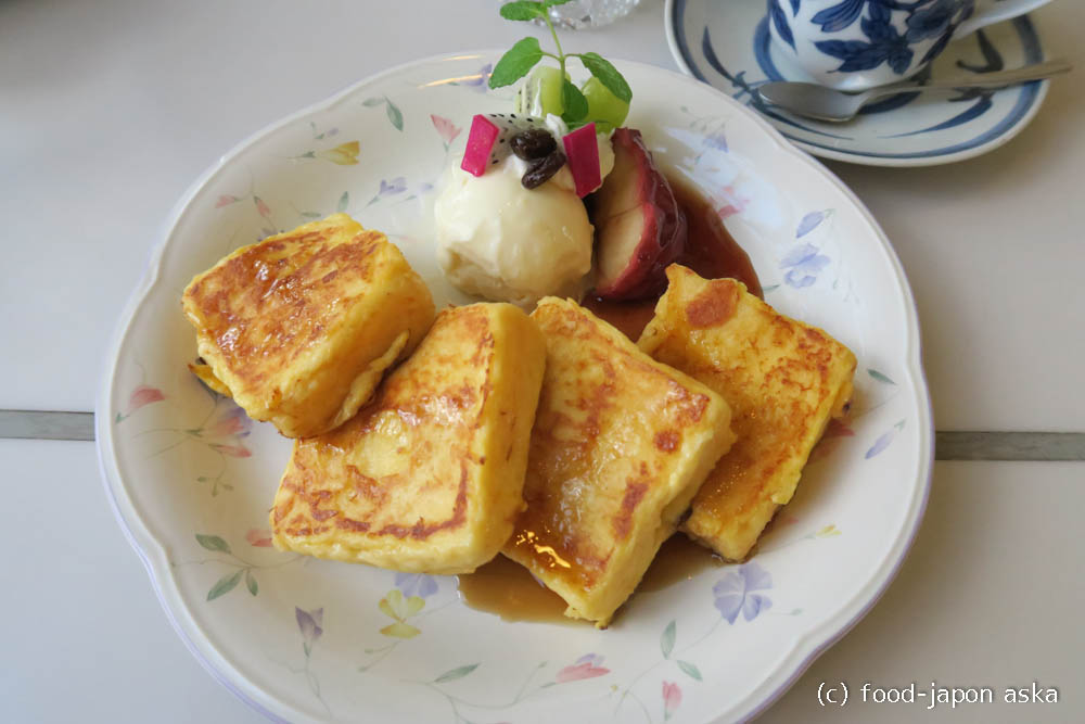 「カフェ・ド・ティー・エリー （Cafe de T.Eri）」フレンチトーストと焼りんごが絶品！バナナマウンテンも名物。提供遅めなので時間があるとき限定