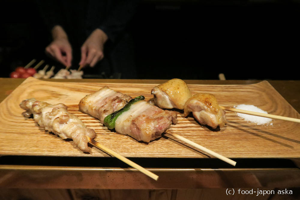 「鶏とまつば」七尾のカッコイイ焼鳥店!銘柄鶏や地鶏を紀州備長炭炭火焼。明治期呉服屋さんリノベーション蔵の中で