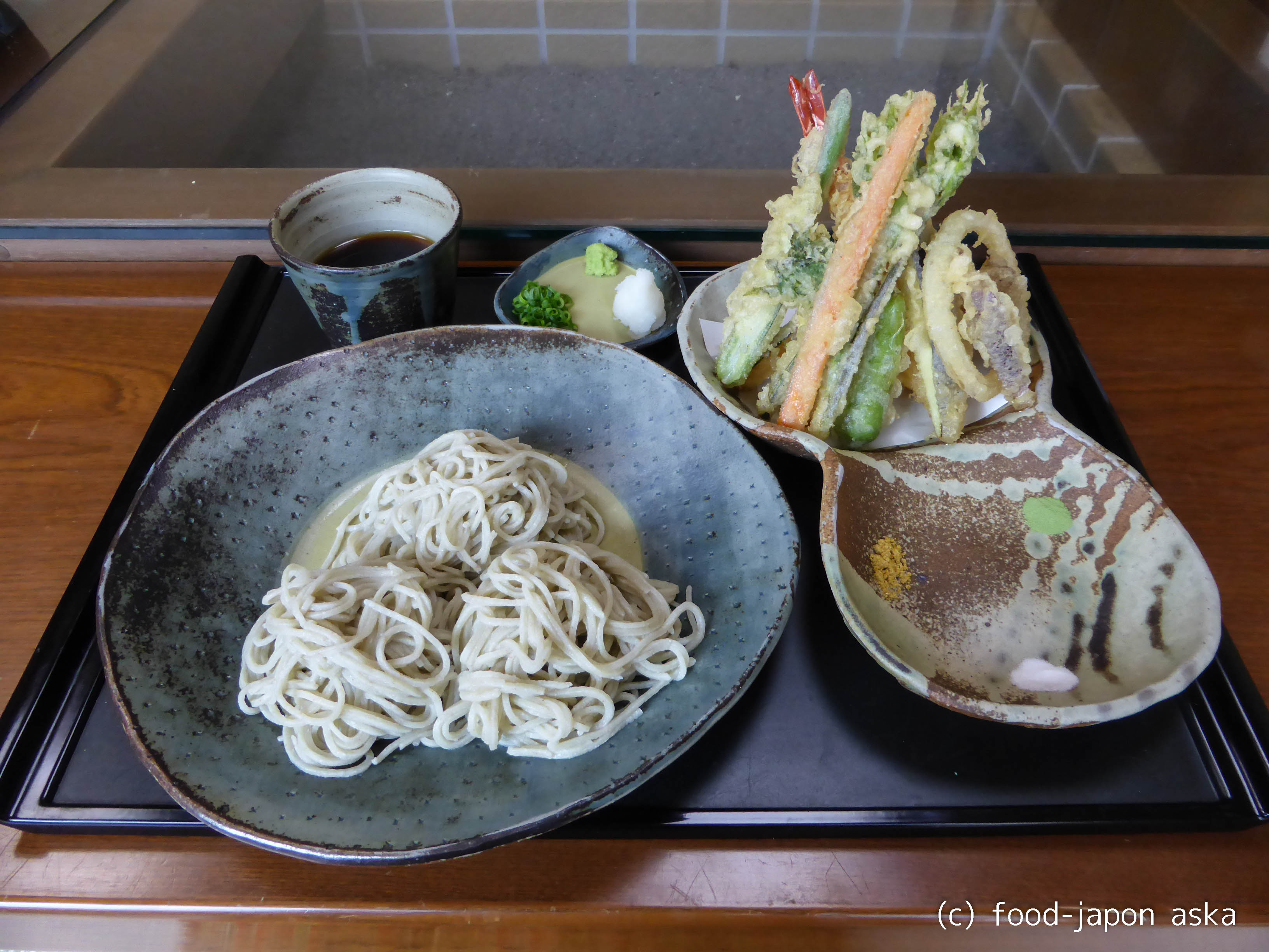 蕎麦 宮川 石臼挽きの自家製粉を10割の生粉打ちで 金沢市の山手 別所に車を走らせて 春のタケノコも楽しみ 金沢グルメのバイブル あすかの美味献立 びみこんりゅう