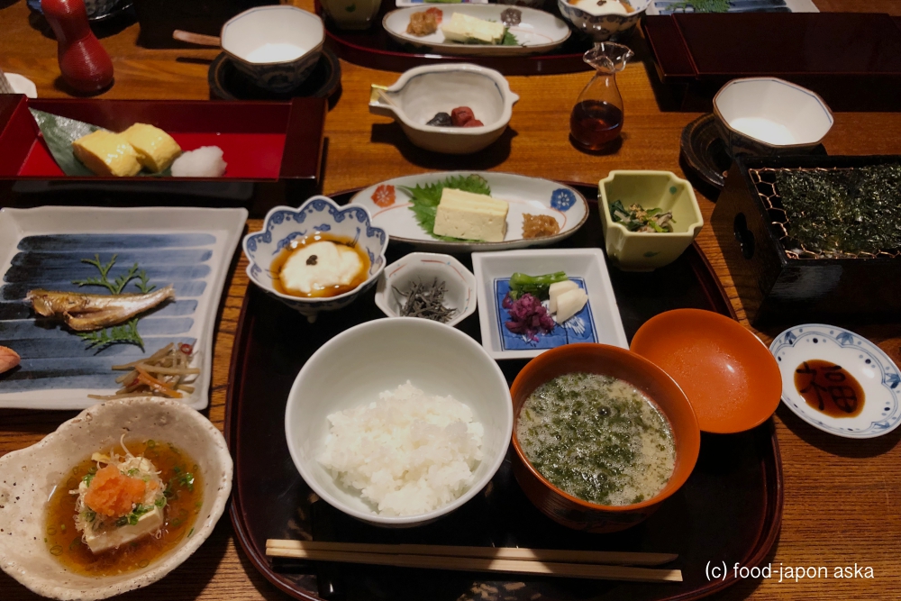 「かよう亭」料理にも定評ある山中温泉の宿。心の癒しと日本の美。石川のオススメ旅館には必ず名のあがってくる名旅館。幸福度MAXの朝食