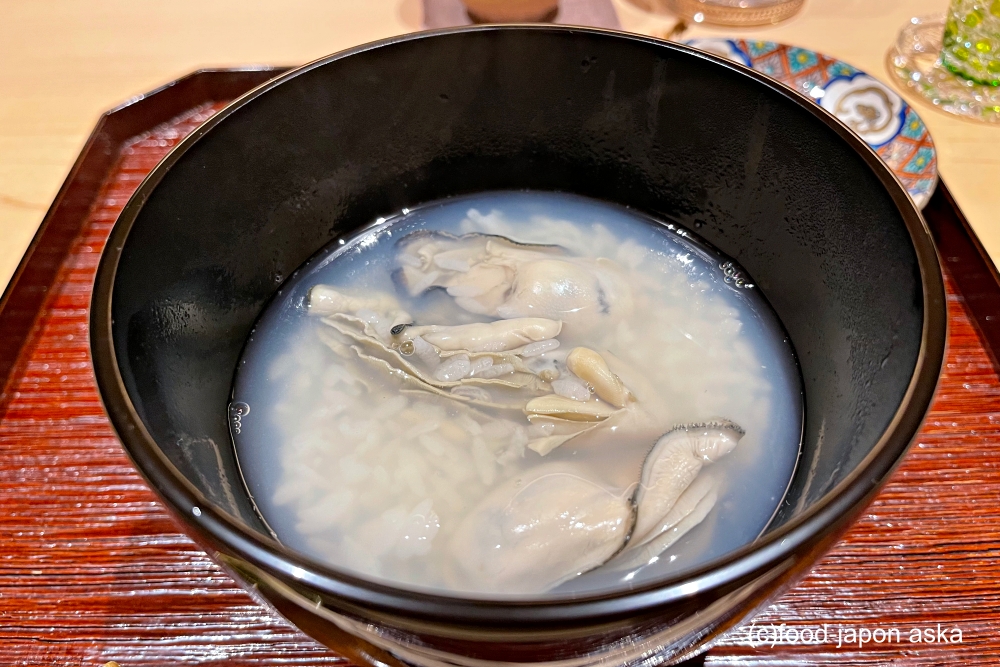 料理小松 端正な料理を大将の骨董品愛が詰まった器の数々で奏でる 器は料理の着物である を体現 料理小松 端正な料理を大将の骨董品愛が詰まった器の数々で奏でる 器は料理の着物である を体現