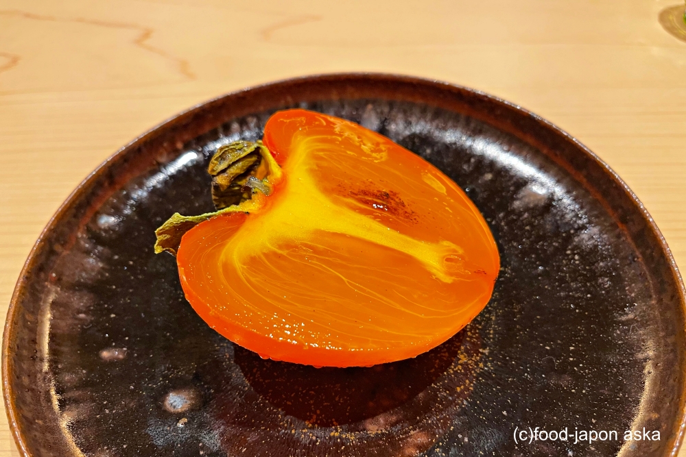 料理小松 端正な料理を大将の骨董品愛が詰まった器の数々で奏でる 器は料理の着物である を体現 料理小松 端正な料理を大将の骨董品愛が詰まった器の数々で奏でる 器は料理の着物である を体現